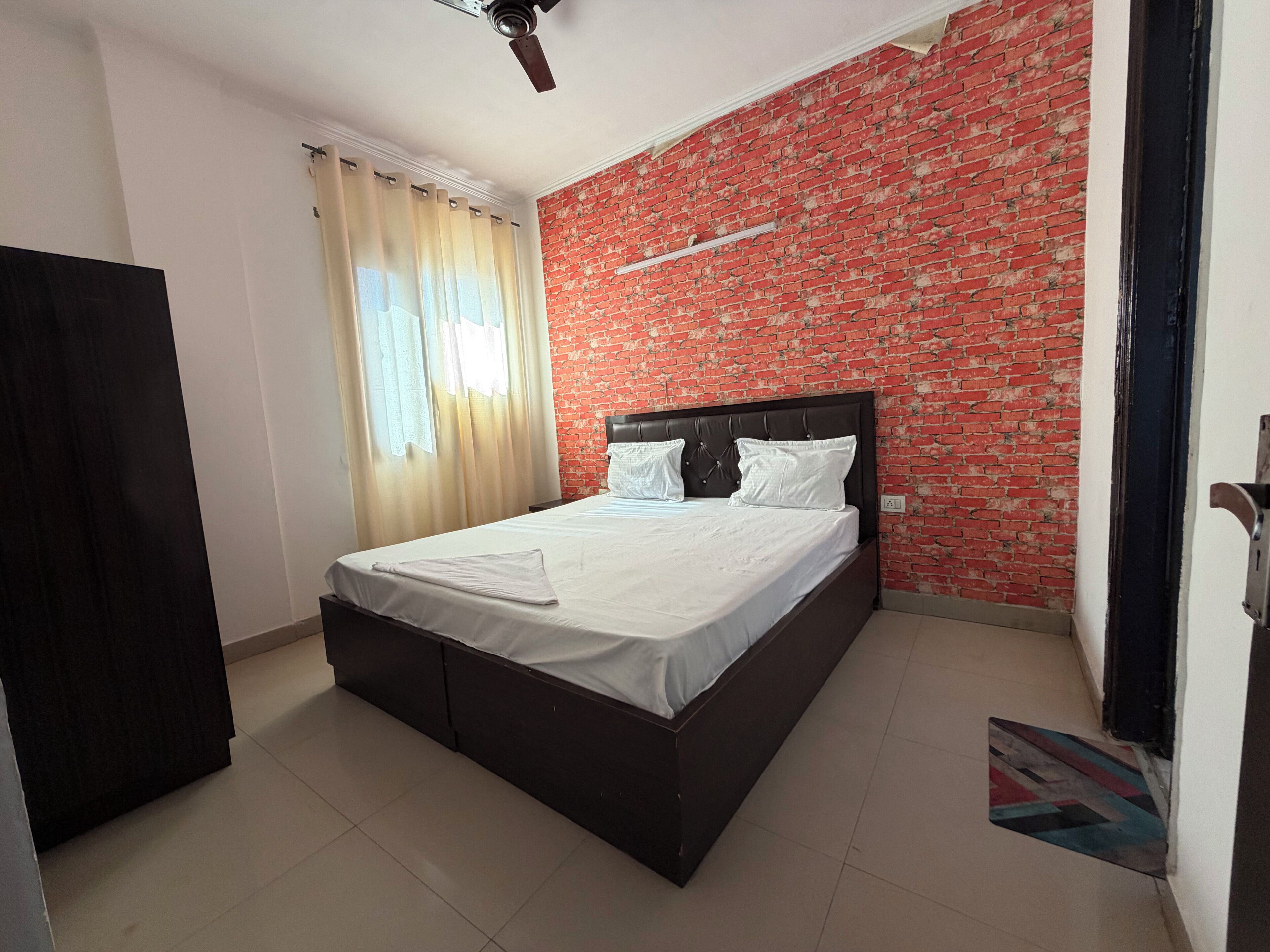 Classic Double Room, City View | Laptop workspace, iron/ironing board, free WiFi, bed sheets