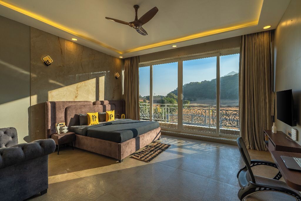 Superior Double Room with Balcony and Hill View