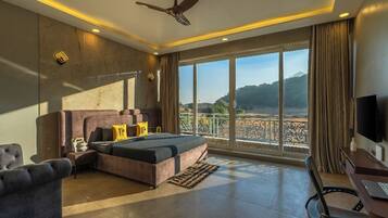 Superior Double Room with Balcony and Hill View