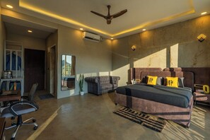 Superior Double Room with Balcony and Hill View | Interior - The Hosteller Bam Lonavala, Tiger Point (Lonavala)