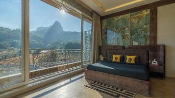 Superior Double Room with Balcony and Hill View | Ausblick vom Zimmer
