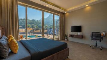 Superior Double Room with Balcony and Pool View | Ausblick vom Zimmer