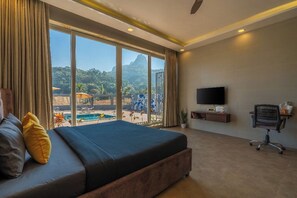 Superior Double Room with Balcony and Pool View | Ausblick vom Zimmer