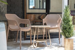Terrace/patio - Travis Samyan (Bangkok)