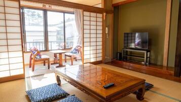 Standard Japanese-Style Room, Non Smoking | Living area