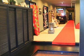 Interior entrance - Kujiranoonaka (Yamanakako)