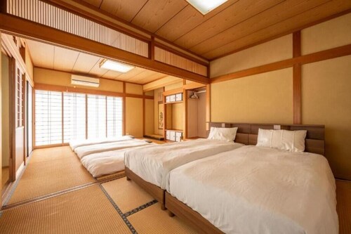 SAKURATARO MOMIJIJIRO NO MIYAKO