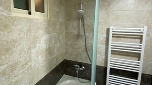 Unclassified image, 5 of 37, button - Room-charming Guest Room Rental in Jaj L (Jaj)