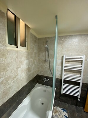 Shared Dormitory, Multiple Bedrooms, Smoking, Balcony | Bathroom - Room-charming Guest Room Rental in Jaj L (Jaj)
