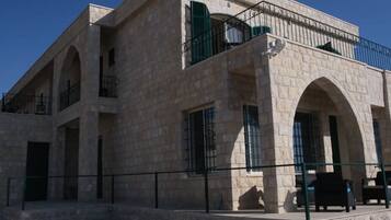 Phòng tập thể, nhiều phòng ngủ, hút thuốc, ban công | Khuôn viên nơi lưu trú