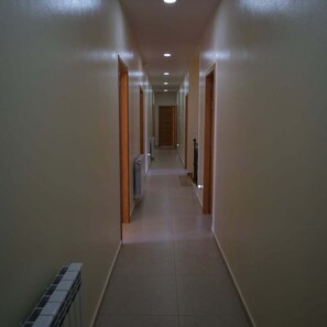 Phòng tập thể, nhiều phòng ngủ, hút thuốc, ban công | Nội thất