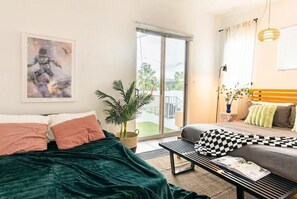 3 Schlafzimmer, Schreibtisch, Bügeleisen/Bügelbrett, Reisekinderbett