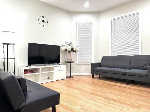 Peaceful, modern 3BR Home Near Encore Casino, 12min to Boston