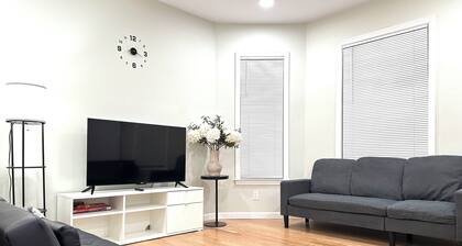 Peaceful, modern 3BR Home Near Encore Casino, 12min to Boston