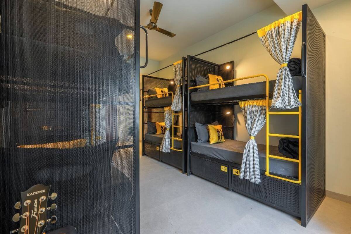 Bed in 8 Bed Mixed Dormitory | Free WiFi, bed sheets