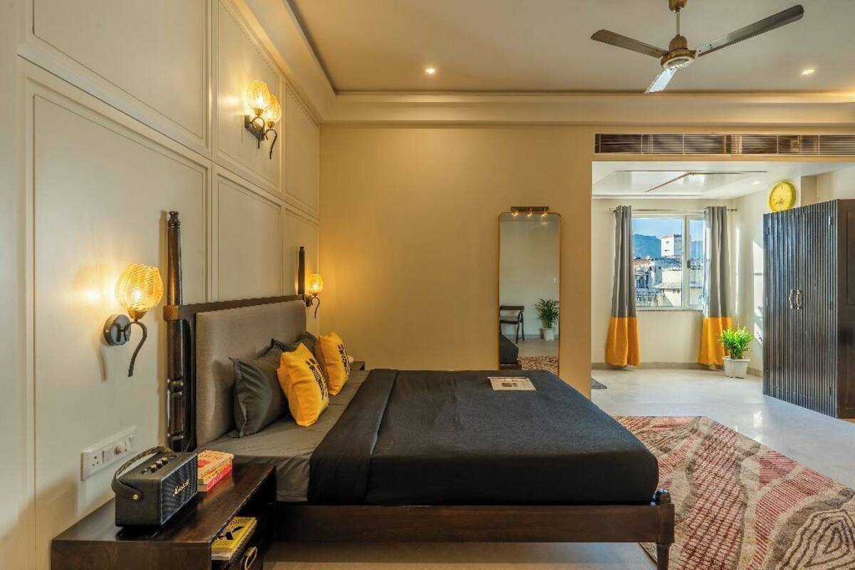 Premium Double Room | Free WiFi, bed sheets