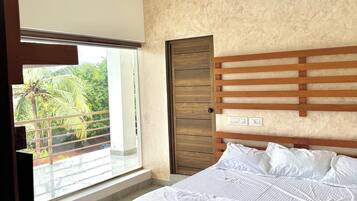 Deluxe Room, Lake View