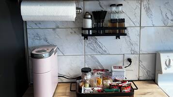 Frigorífic, microones, forn i placa de cuina