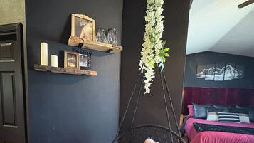 3 bedrooms, desk, iron/ironing board, travel cot