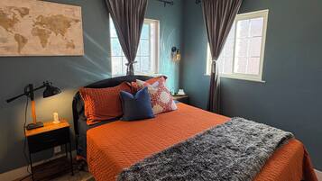 3 dormitoris, escriptori i planxa i posts de planxar