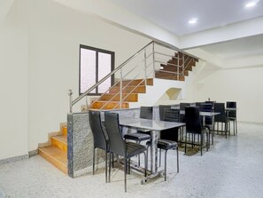 House | Dining - Collection O Talwade (Pune)