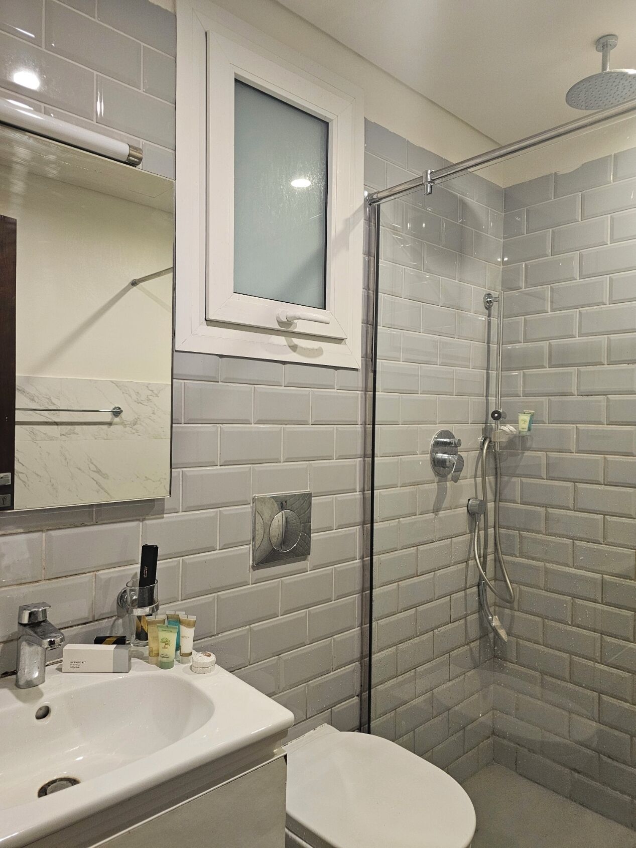 Savon, shampoing, papier toilette