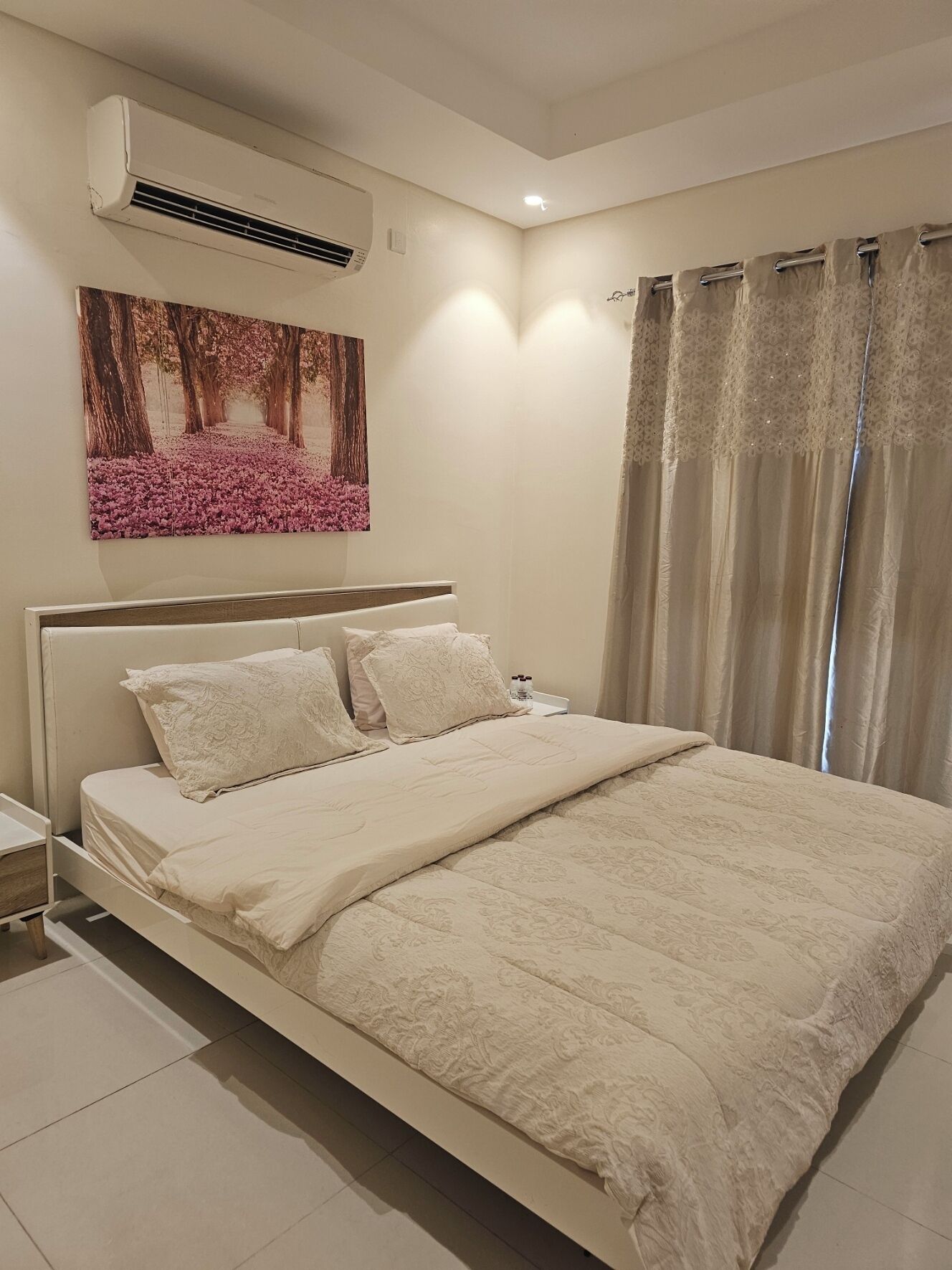 1 chambre, coffres-forts dans les chambres, fer et planche à repasser