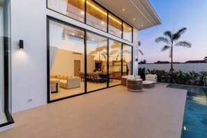 Terrace/patio - New 4BR Pool Villa Modern Oasis V283 (Rawai)