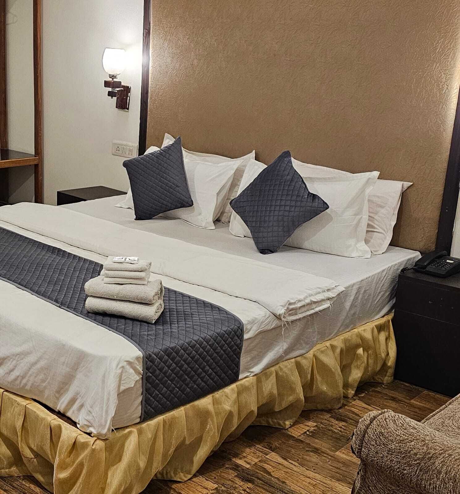 Rollaway beds, free WiFi, bed sheets