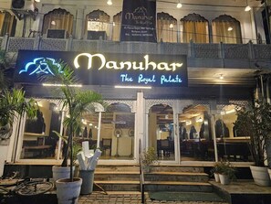 Exterior detail - Manuhar (Jaipur)