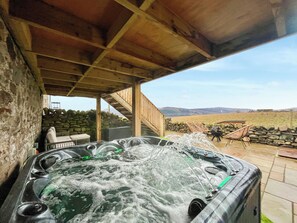 Terrace/patio - Wellness Cottage at Tomnauld Farm (Pitlochry)