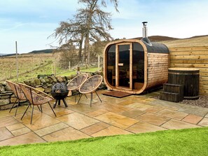Terrace/patio - Wellness Cottage at Tomnauld Farm (Pitlochry)