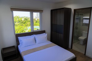 Double Room, Balcony, Sea View | In-room safe, iron/ironing board, free WiFi