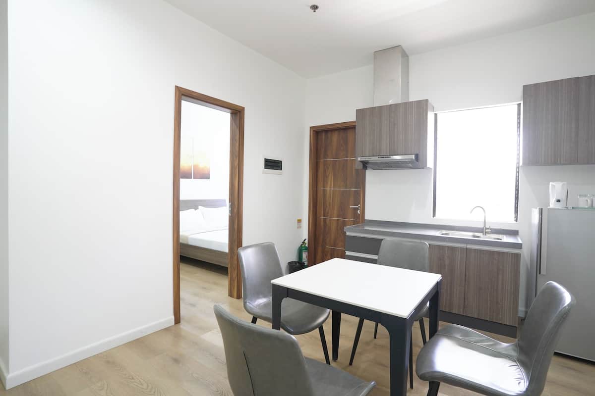 Suite, 1 Bedroom | In-room safe, desk, iron/ironing board, free WiFi