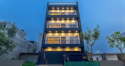 Alaya Stays Radhika 2BHK Apartment