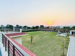 Property grounds - Alaya Stays Lustra Farms With Pvt Pool (Faridabad)