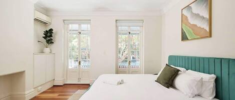 Desk, iron/ironing board, travel cot, WiFi