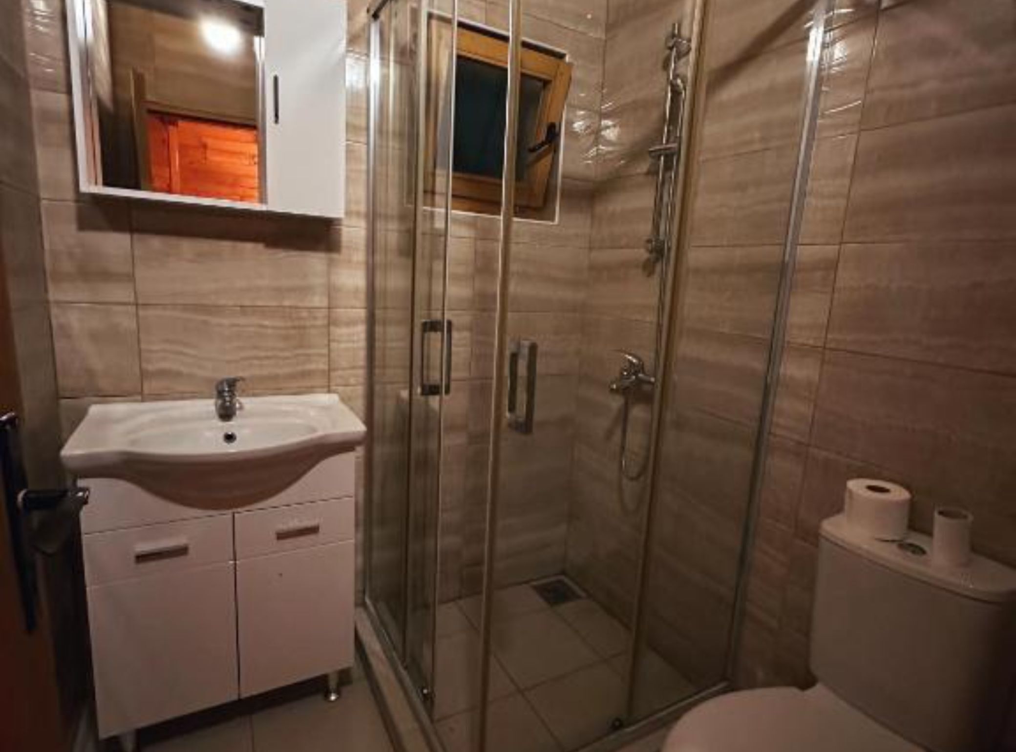 Shower, towels