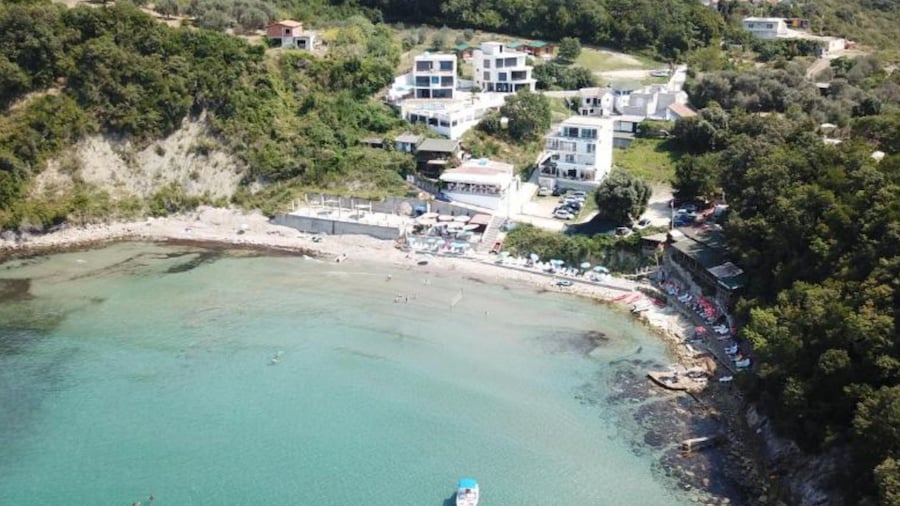 Casa Mila Apartments & Bungalows