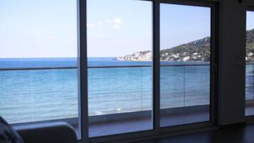 Apartemen (Two bedroom apartment) | Balkon