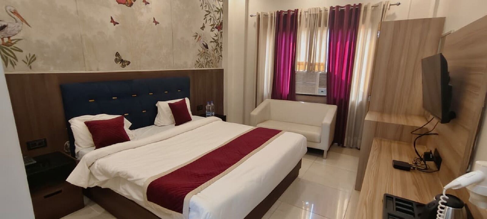 Quarto luxo | Ferros/tábuas de passar roupa, Wi-Fi de cortesia