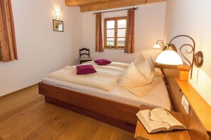 2 bedrooms, bed sheets - Vacation apartment Anastasia (Chieming)