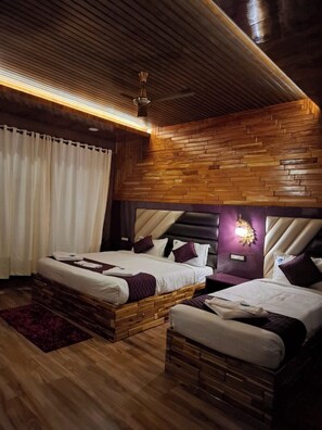 Family Quadruple Room | Free WiFi - Sandy Ridge Resort (Neil Kendra)