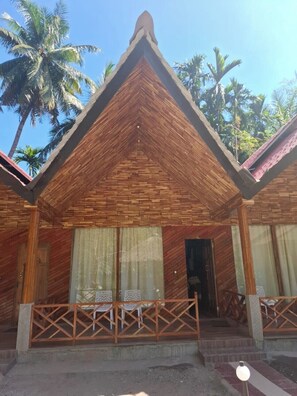 Exterior - Sandy Ridge Resort (Neil Kendra)