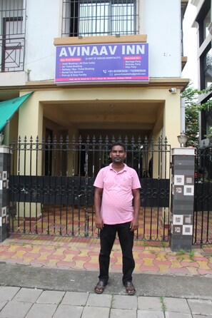 Exterior detail - Hotel Avinaav Inn (Kolkata)