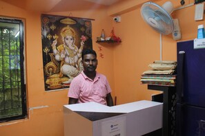 Lobby - Hotel Avinaav Inn (Barasat)