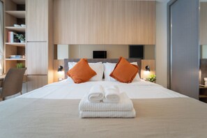 2 habitaciones, tabla de planchar con plancha, wifi y ropa de cama