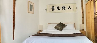 Cozy 1-bedroom building in adorable 八丈島 with AC