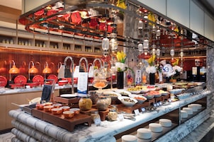 Café da manhã com buffet grátis todos os dias