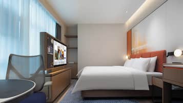 Yhden hengen comfort-huone, kaupunkinÀköala | Pimennysverhot, ÀÀnieristys, silitysrauta/-lauta, ilmainen Wi-Fi